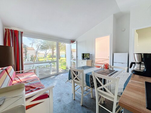 MAISON dans résidence avec piscine