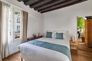 2 bedrooms, iron/ironing board, free WiFi, bed sheets