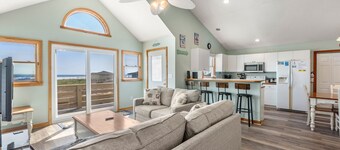 Islander: Oceanfront | Hot Tub | Dog-Friendly