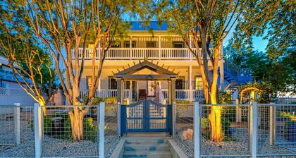 15% Off October! LBJ Ste In Downtown Marble Falls