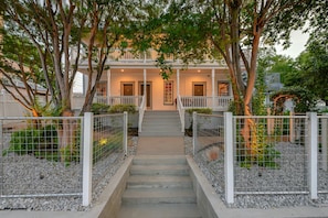 Exterior - 20% Off December Marble Falls Suite In Downtown MF (Marble Falls)