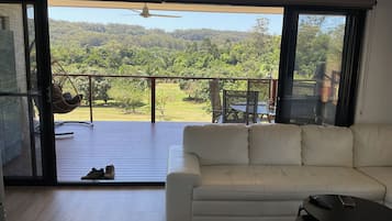 Family Cabin | Living area