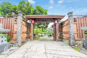 Exterior - Capital O 93873 Sokkyo Homestay (Ngaglik)