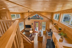 Interior - Lake Front Cottage Paradise! (Pittsburg)