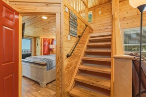 Desk, free WiFi, bed sheets - Lake Front Cottage Paradise! (Pittsburg)