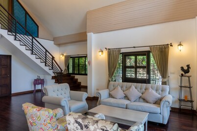 5 minutes to Wat Phrathat Phasornkaew, one of the mesmerizing local attractions!