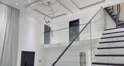 Peace house with all the necessary security measures and 24 hrs internet con.