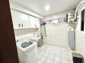 Shower, hair dryer, towels, soap - Luigy Borella c/ Vista pro Mar (Jatiúca Maceió)