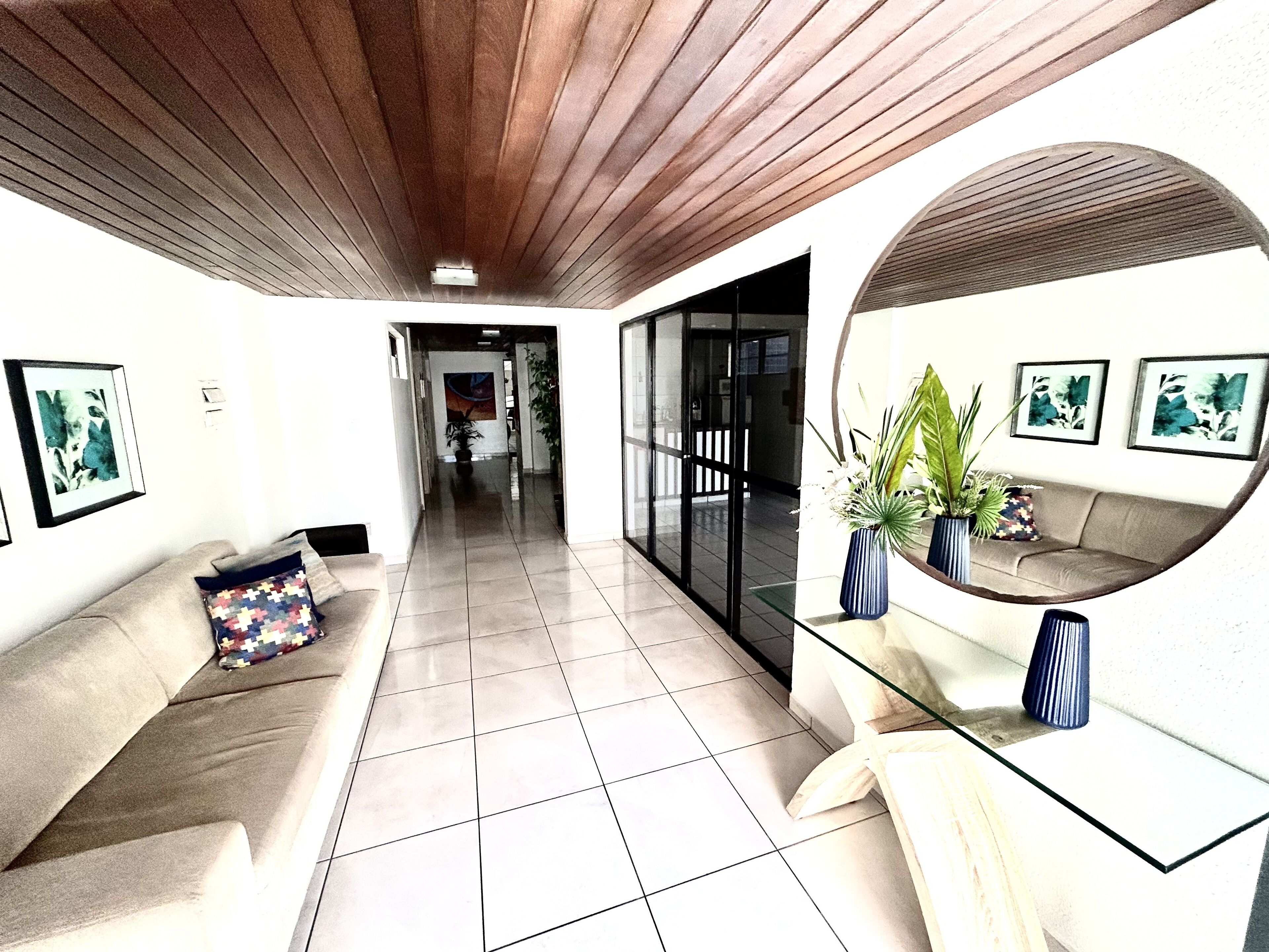 المنشأة من الداخل