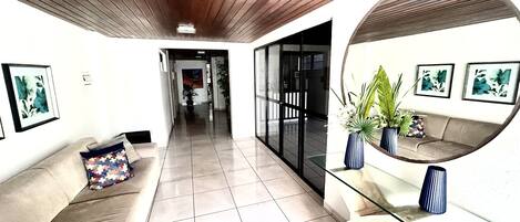 المنشأة من الداخل