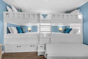 4 Schlafzimmer, Bügeleisen/Bügelbrett, kostenloses WLAN, Bettwäsche