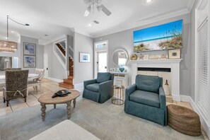 Smart TV - ☀️Short, Easy Walk to Carillon Beach-Pool + Hot Tub-Tennis Court-Lily Pad☀️ (Panama City Beach)