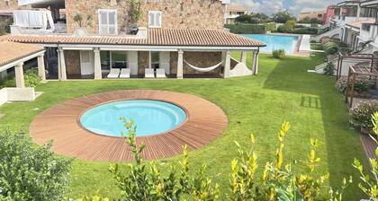 LIKE at HOME PALAU n° 11 Poolside Paradise Patio