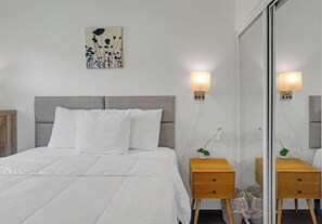 Silitysrauta/-lauta, ilmainen Wi-Fi, vuodevaatteet