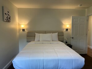 Iron/ironing board, free WiFi, bed sheets