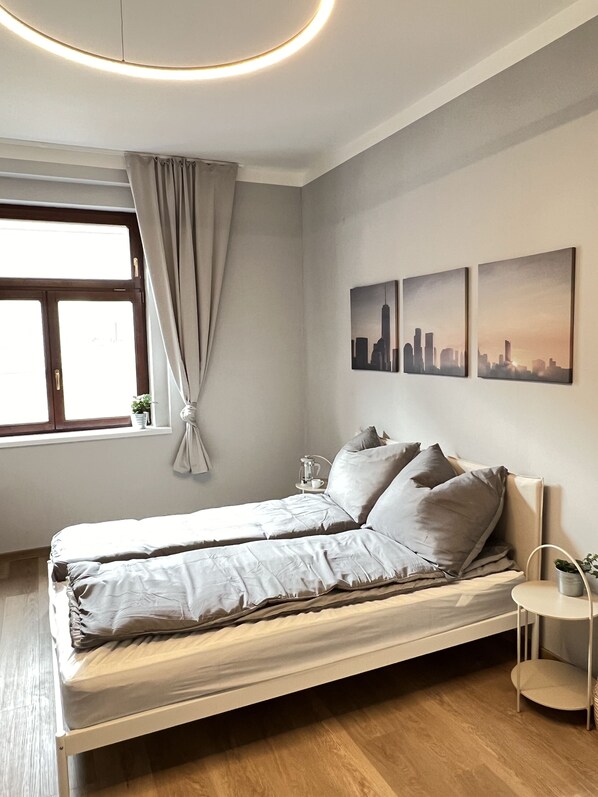 Room - Scandi Studio- near main train station - Sleeps 3 (Prague)