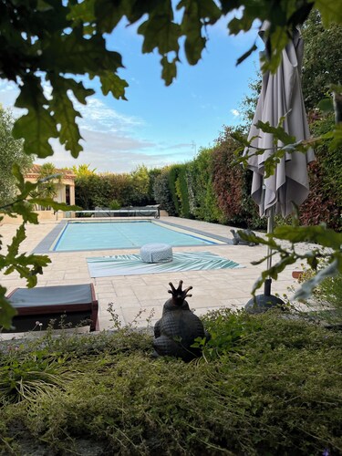 La Ganache, gite entre terre et mer avec piscine, salle de jeux, jardin arboré