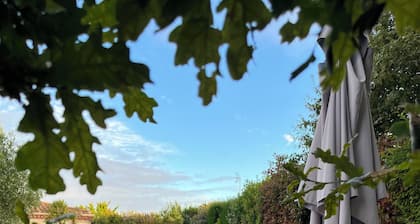 La Ganache, gite entre terre et mer avec piscine, salle de jeux, jardin arboré