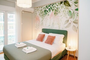 2 bedrooms, desk, iron/ironing board, free WiFi - 2BR home at Katehaki metro station (Athina)