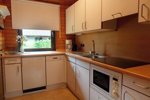 Fridge, microwave, dishwasher, coffee/tea maker