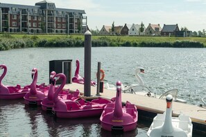 Marina - Lake View Penthouse 2p (Thorn)