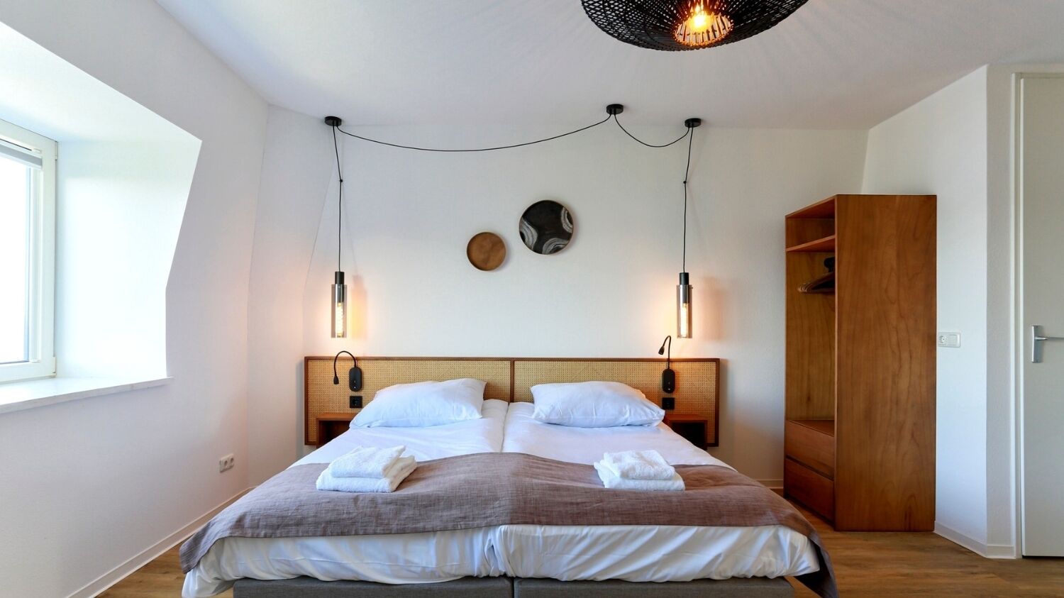 2 bedrooms, WiFi, bed sheets
