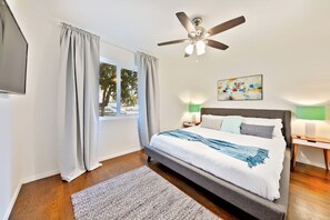 3 bedrooms, iron/ironing board, free WiFi, bed sheets - Across From Ocean/Family Friendly/Walk To All (La Jolla)