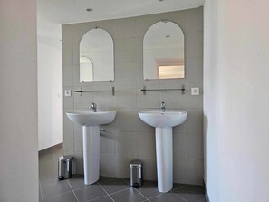 舒適共用宿舍, 1 間臥室, 山谷景觀 | 浴室