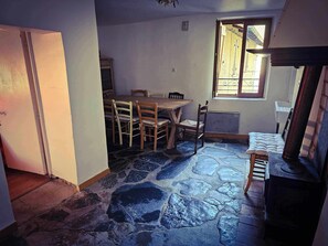Living area - l'Auberge La Gruppio (Ilonse)