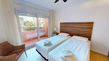 2 slaapkamers, een strijkplank/strijkijzer, gratis wifi, beddengoed