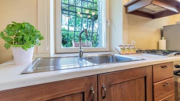 Fridge, microwave, coffee/tea maker, toaster