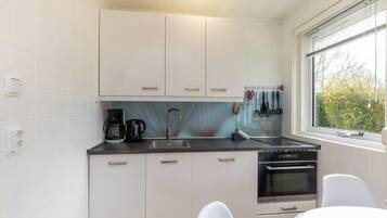 Fridge, microwave, dishwasher, coffee/tea maker