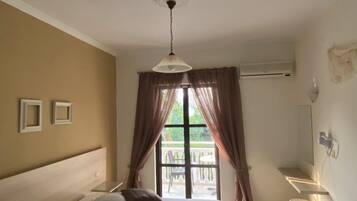 Standard Studio | Garden view
