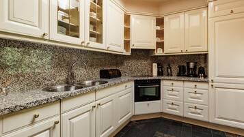 Fridge, microwave, dishwasher, highchair