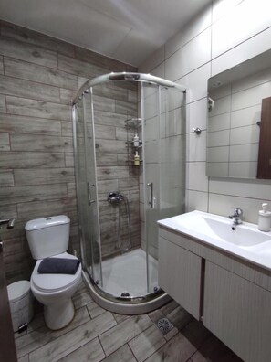 Villa, 2 habitaciones, balcón | Baño