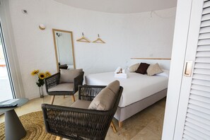 Acceso a internet y ropa de cama