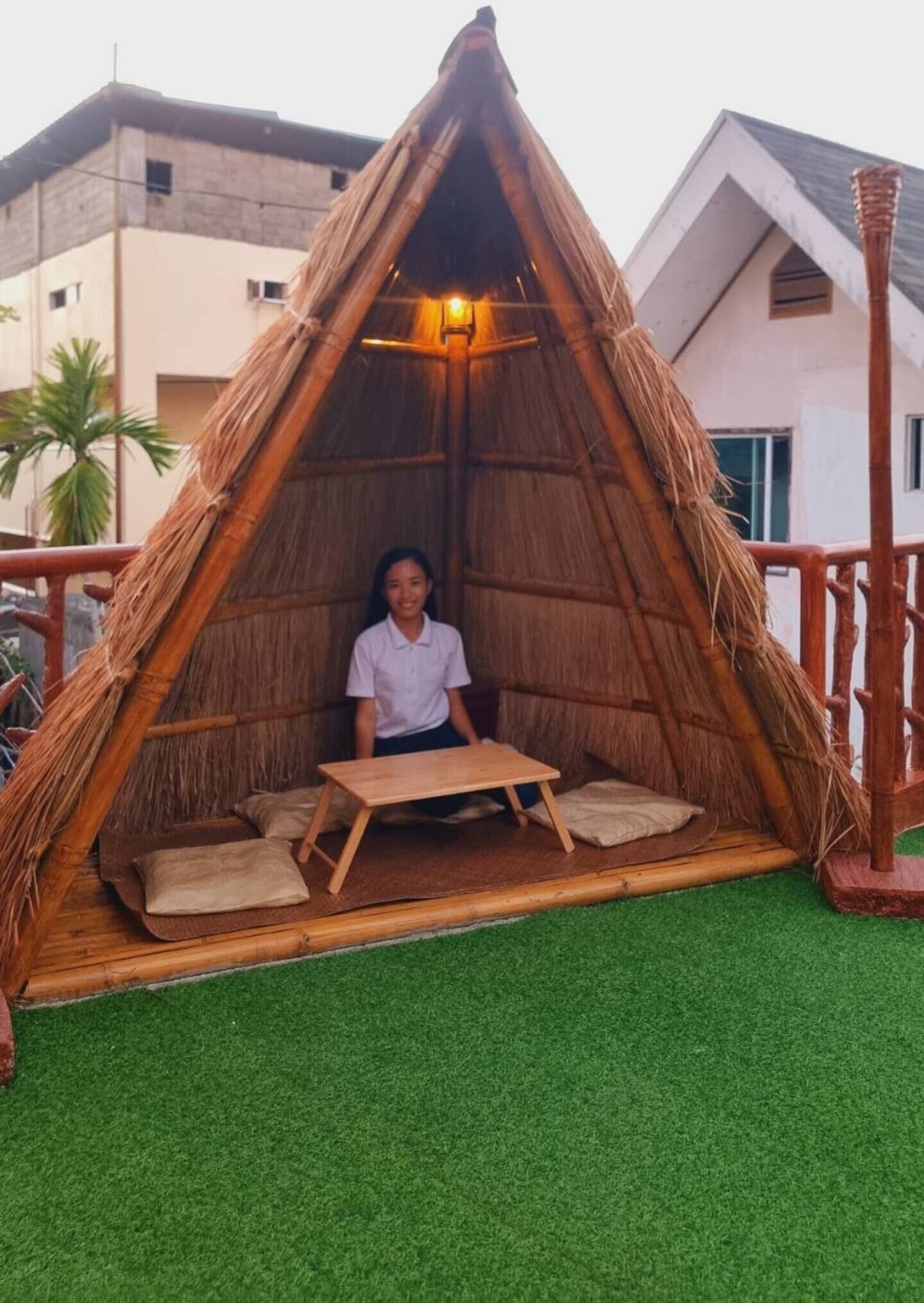 Rooftop Bar & Restaurant 
Free use outdoor tables during staying 