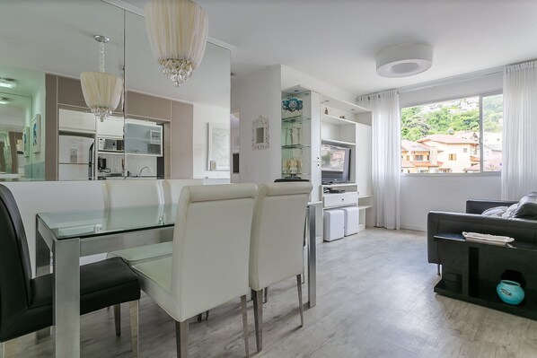 Dining - WI-FI 100MB | 200m from Beiramar Shopping #CA44D (Florianópolis)