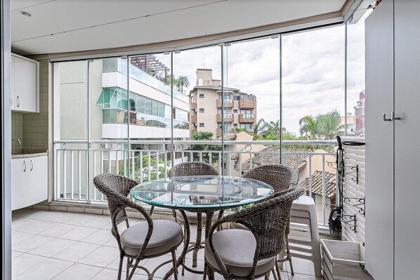 Outdoor dining - WI-FI 200MB | 250m from Canasvieiras Beach #CANA07 (Florianópolis)