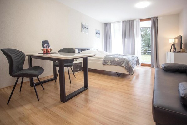 1 bedroom, Internet