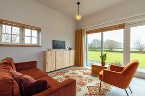 TV, books - Holidayhome - Pioniersweg 3 | Grijpskerke 'De kleine Pionier' (Grijpskerke)