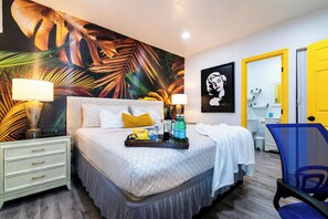 1 bedroom, iron/ironing board, WiFi, bed sheets - Cozy Studio In Las Vegas, King Bed  Near Freemont Street. (Las Vegas)