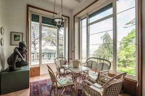 Apartment | Dining room