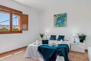 4 soverom, wi-fi (inkludert) og sengetøy