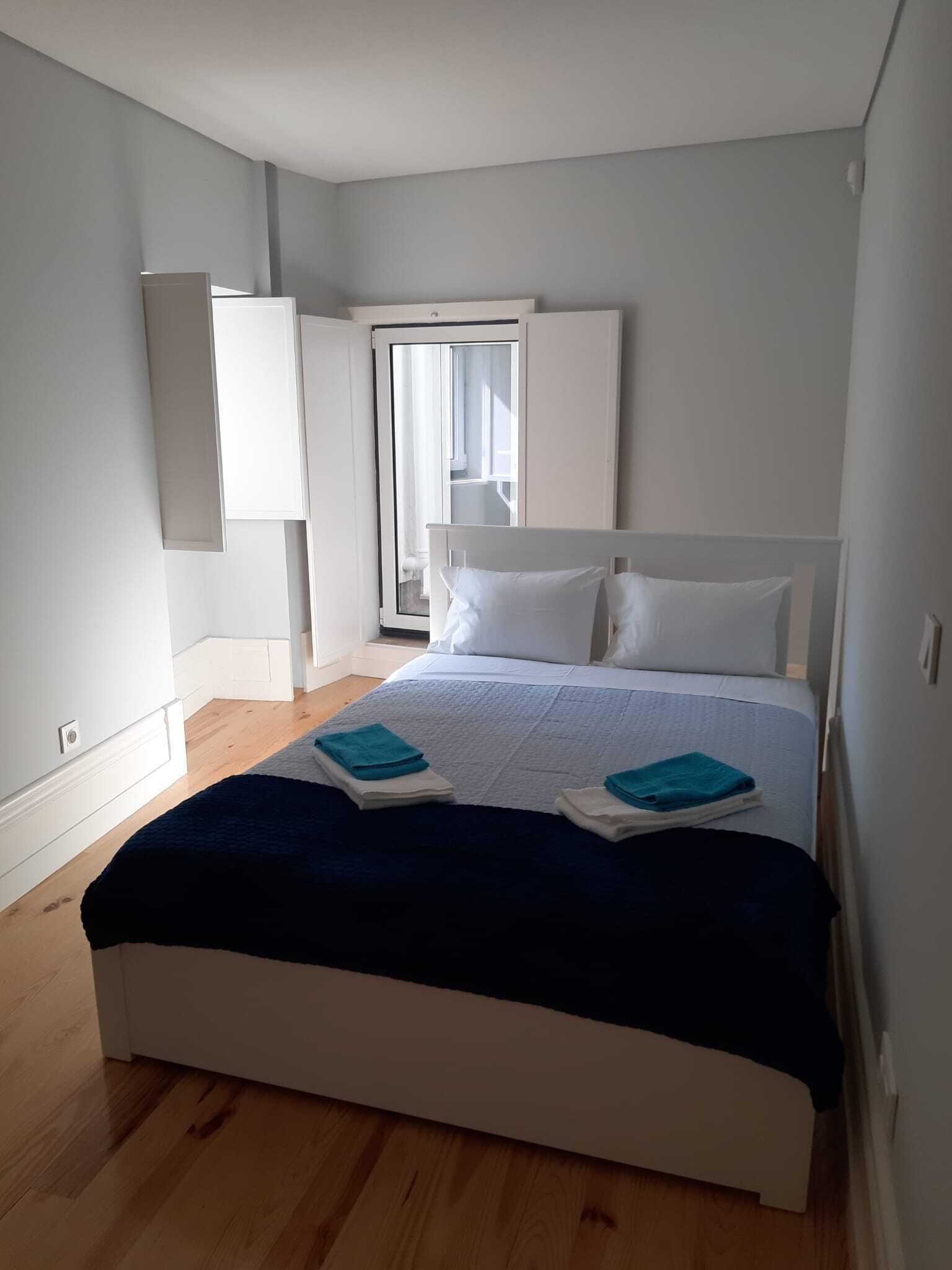 1 slaapkamer, een strijkplank/strijkijzer, wifi, beddengoed