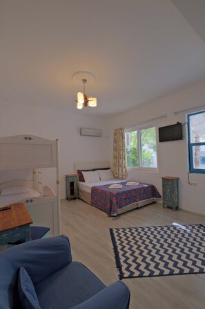 Habitación superior | 1 habitación, ropa de cama de alta calidad y decoración personalizada