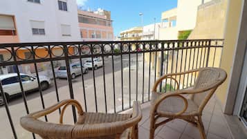 House, 1 Bedroom, Smoking, Balcony | Property grounds