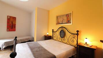 House, 1 Bedroom, Smoking, Balcony | 2 bedrooms