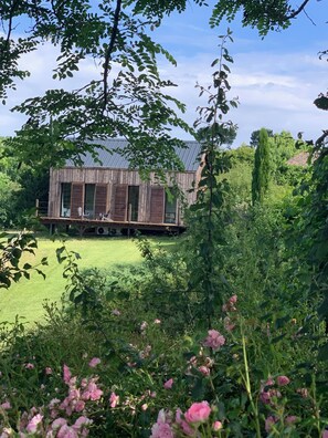 Property grounds - Séchoir à Tabac Contemporain (Aillas)