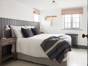 5 bedrooms, free WiFi, bed sheets - 5 bedroom accommodation in Bacton (Bacton)